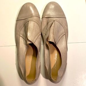 Massimo Matteo loafers flats beige size 11
